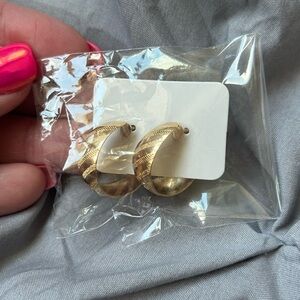 Chic Fashion Gold-Tone Hoop Earrings